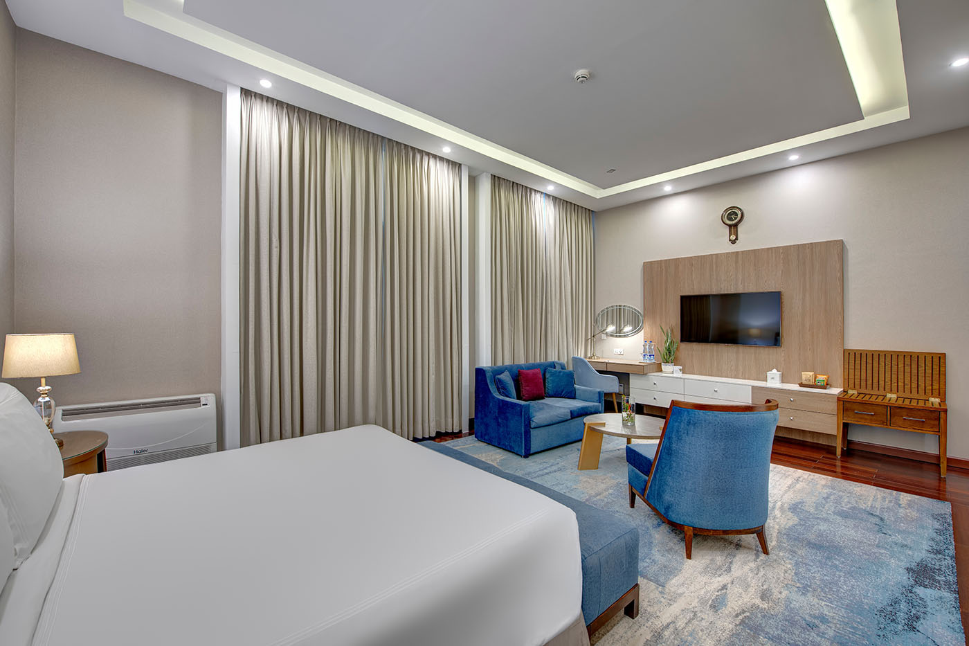 Royal Suite image 12