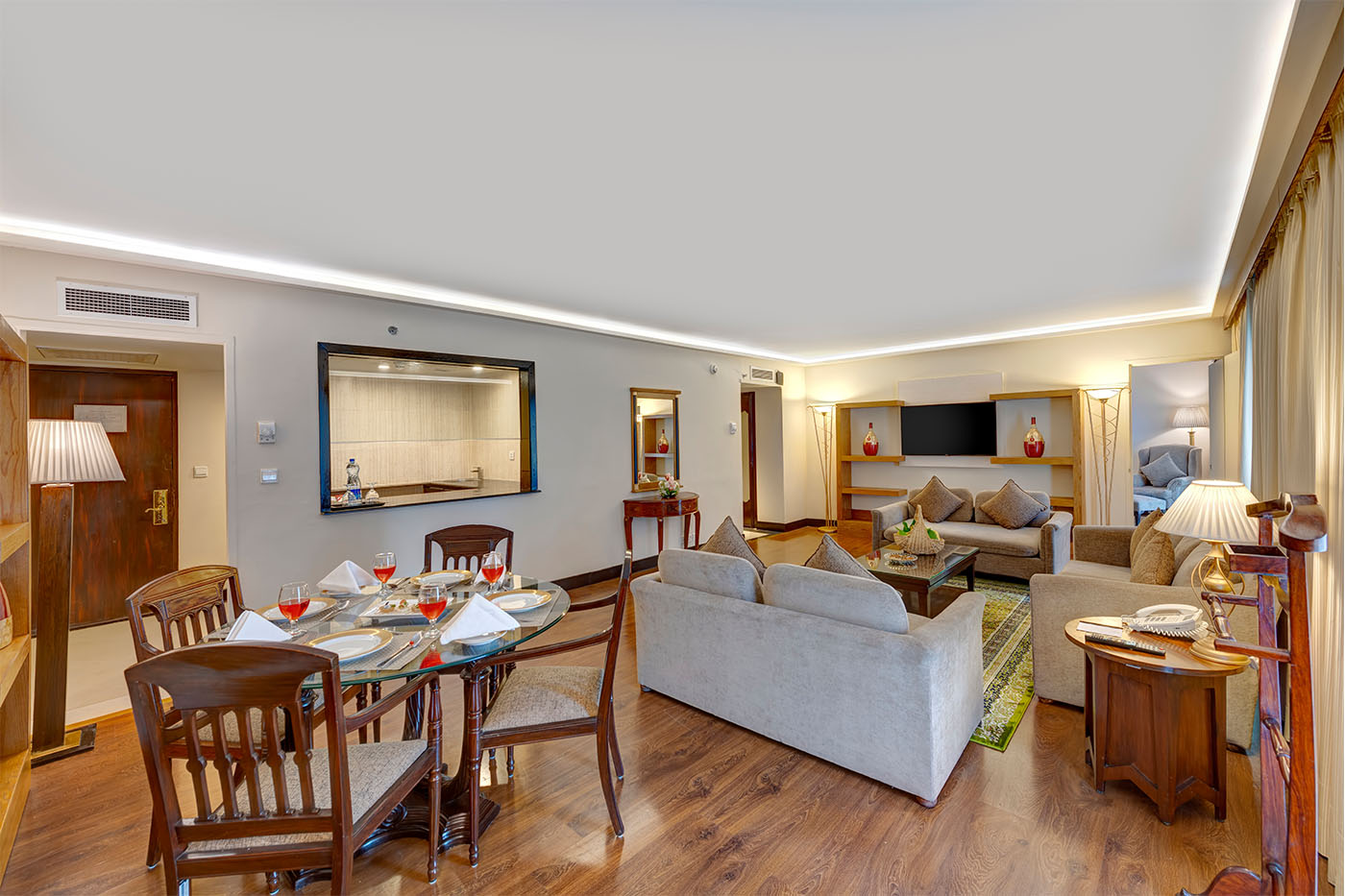 Royal Suite image 3