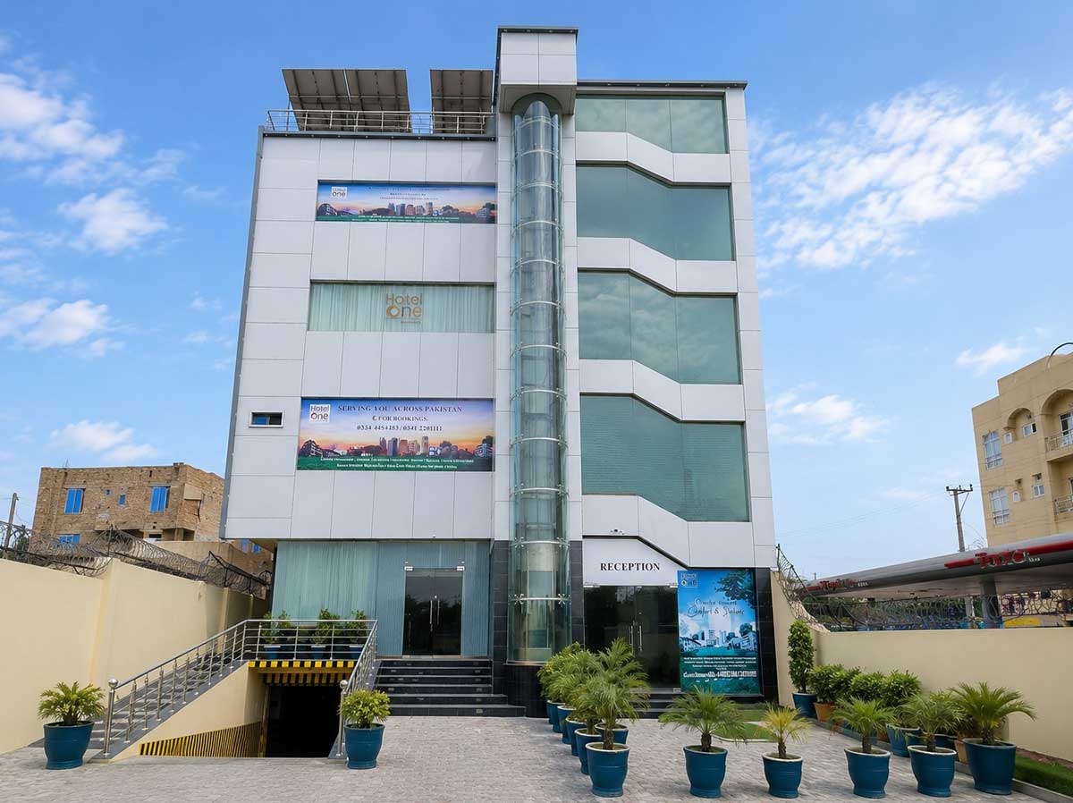 Hotel One Dera Ghazi Khan